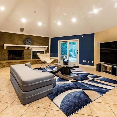 Huge 6 Bedroom With Pool, Spa, 85 Inch Tv, Game Room Хьюстон Экстерьер фото