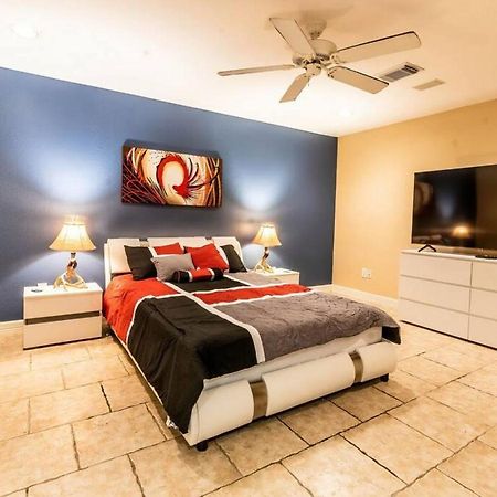 Huge 6 Bedroom With Pool, Spa, 85 Inch Tv, Game Room Хьюстон Экстерьер фото
