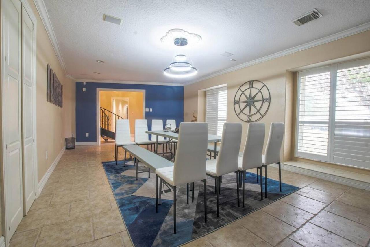 Huge 6 Bedroom With Pool, Spa, 85 Inch Tv, Game Room Хьюстон Экстерьер фото