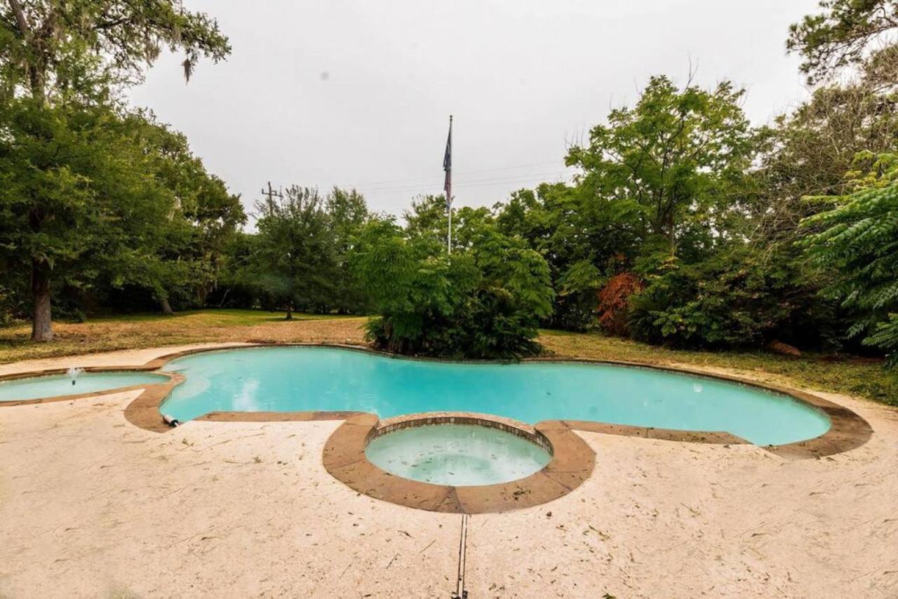 Huge 6 Bedroom With Pool, Spa, 85 Inch Tv, Game Room Хьюстон Экстерьер фото
