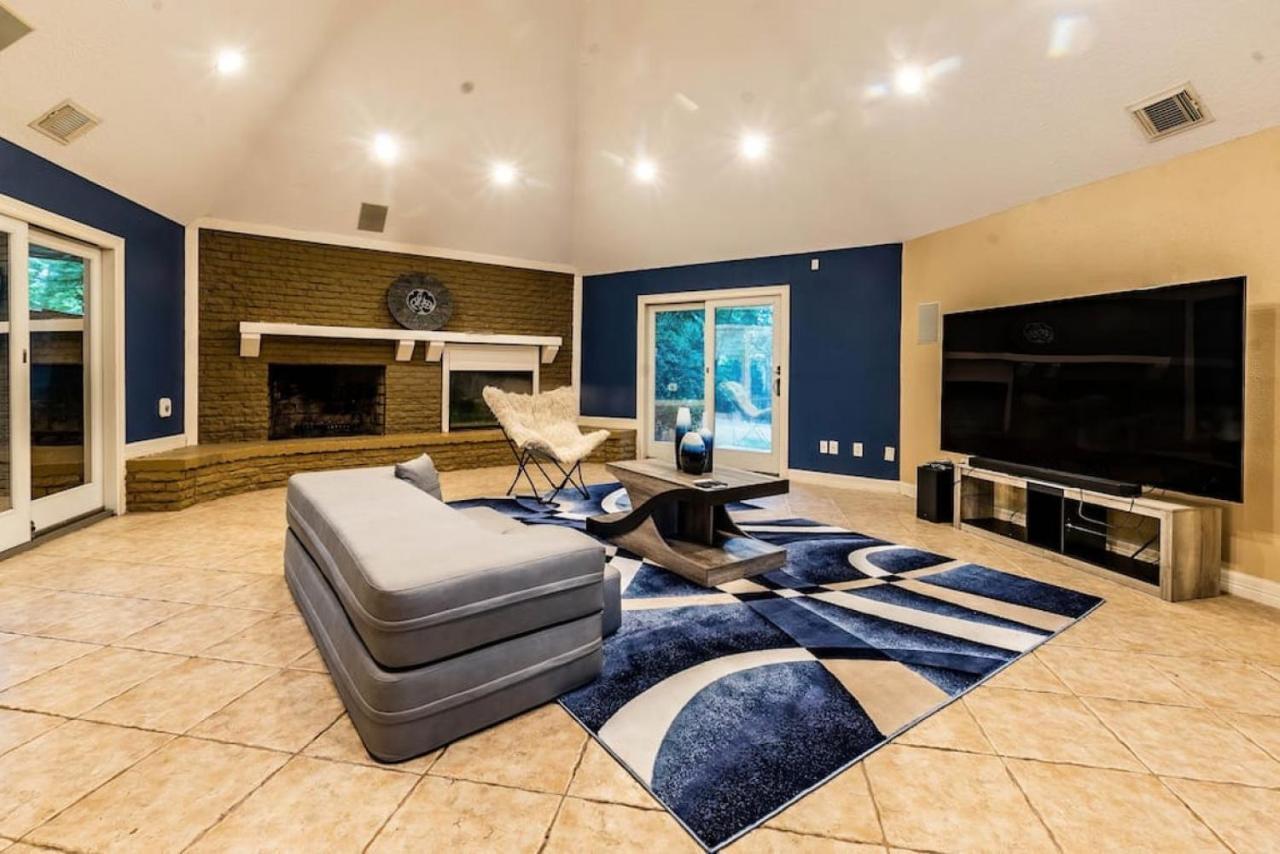 Huge 6 Bedroom With Pool, Spa, 85 Inch Tv, Game Room Хьюстон Экстерьер фото
