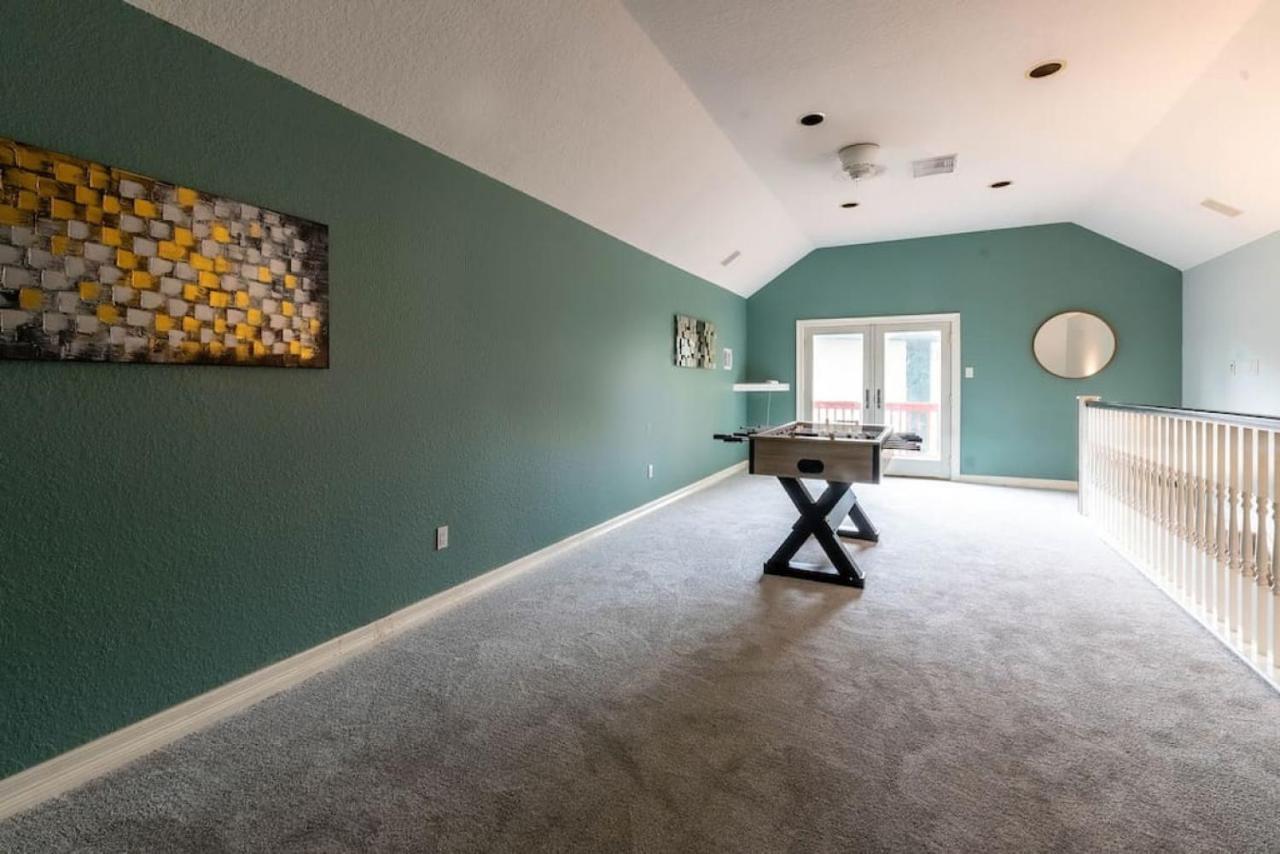 Huge 6 Bedroom With Pool, Spa, 85 Inch Tv, Game Room Хьюстон Экстерьер фото